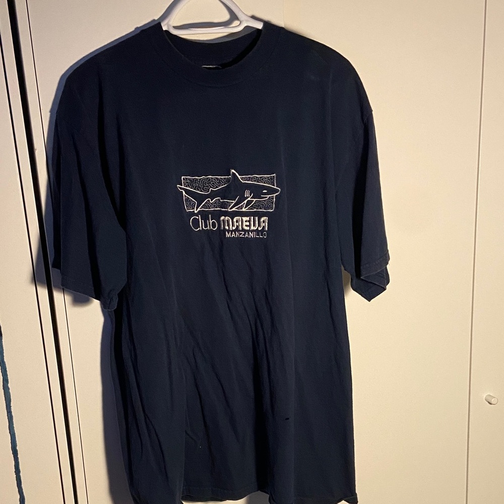 Vintage Shark Club🦈 Graphic T-Shirt